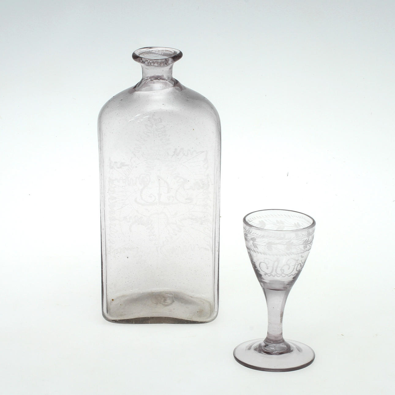 KARAFF samt GLAS, 1800-tal.