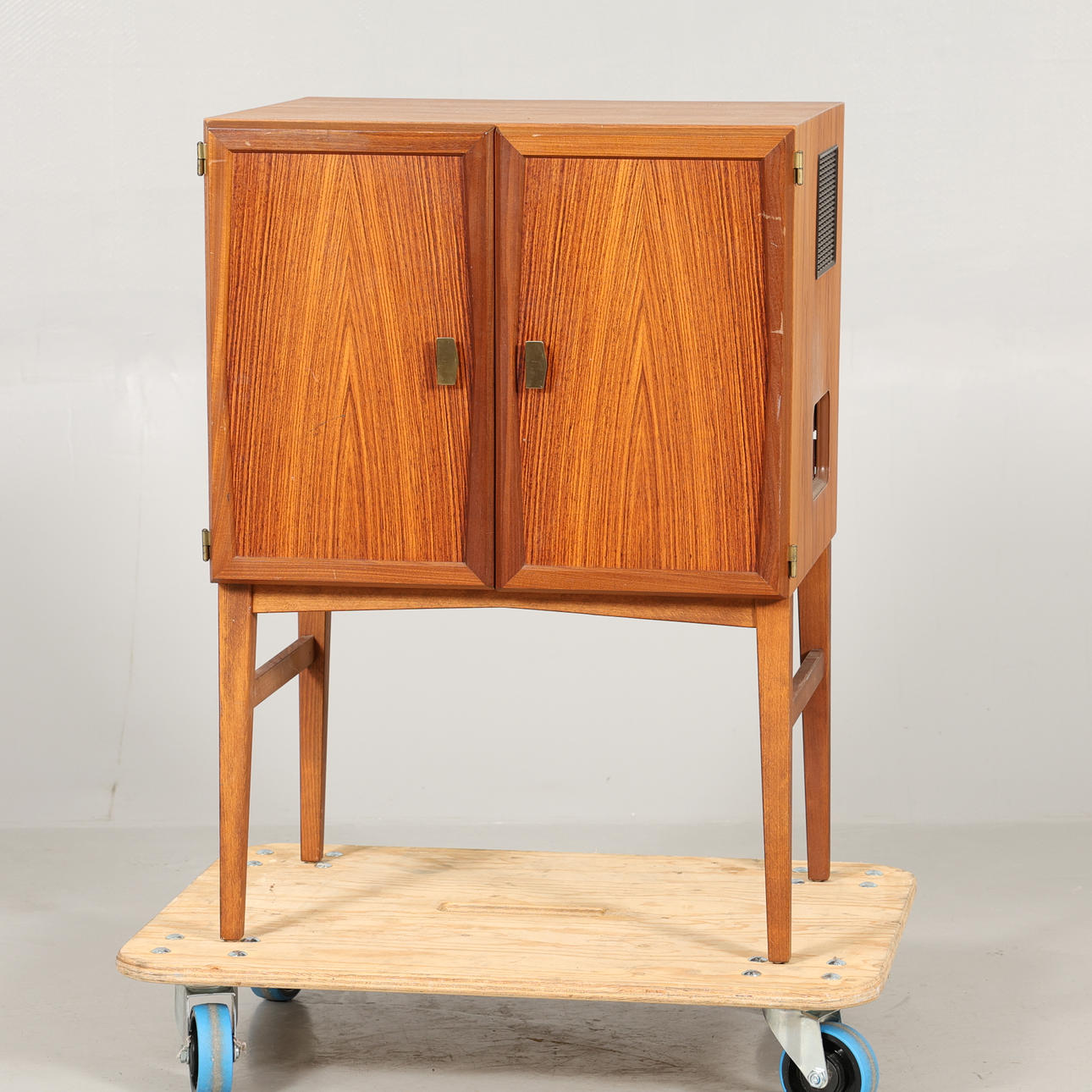TV-möbel Luxor 1900-talets mitt.