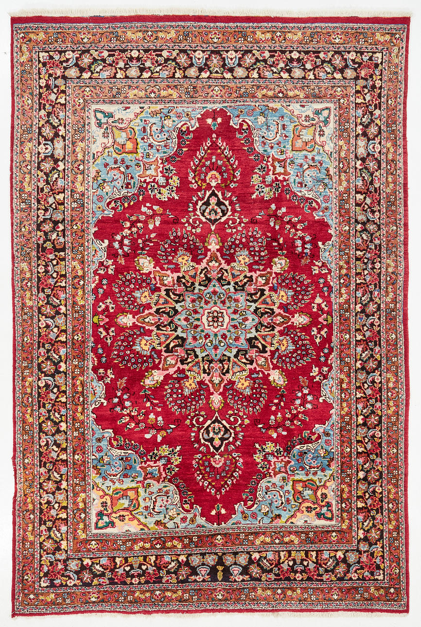 ORIENTAL CARPET, approx. 292x194 cm.
