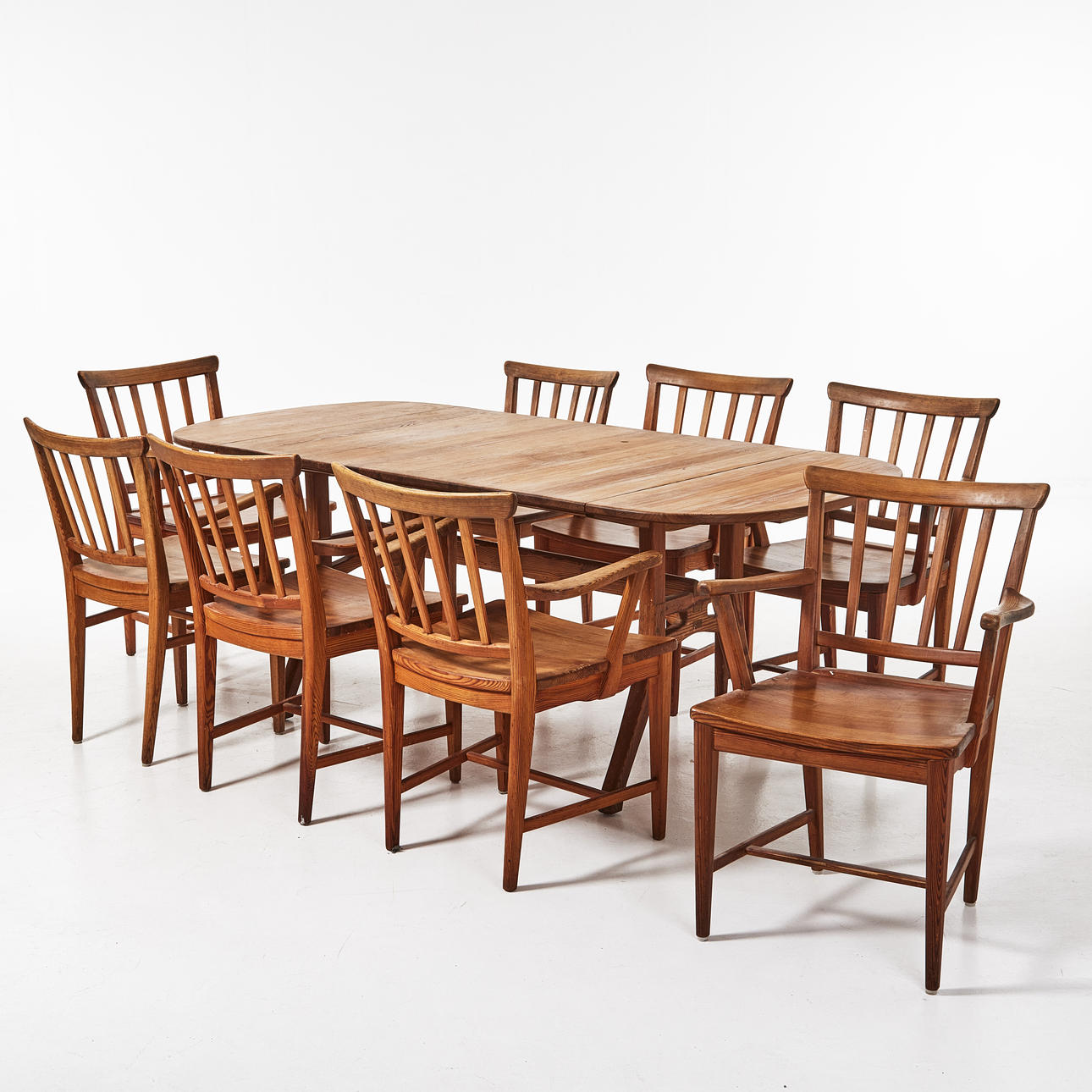 CARL MALMSTEN. Dining group, 9 dlr., pine, burn marks.