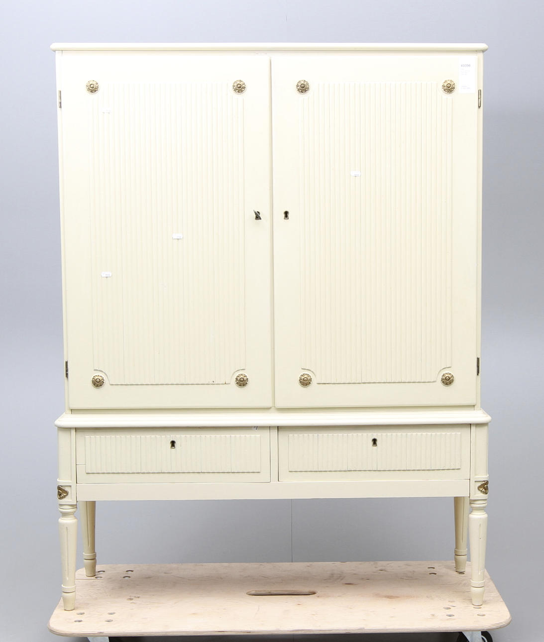 SKÅP, gustaviansk-stil, 1900-talets andra hälft.