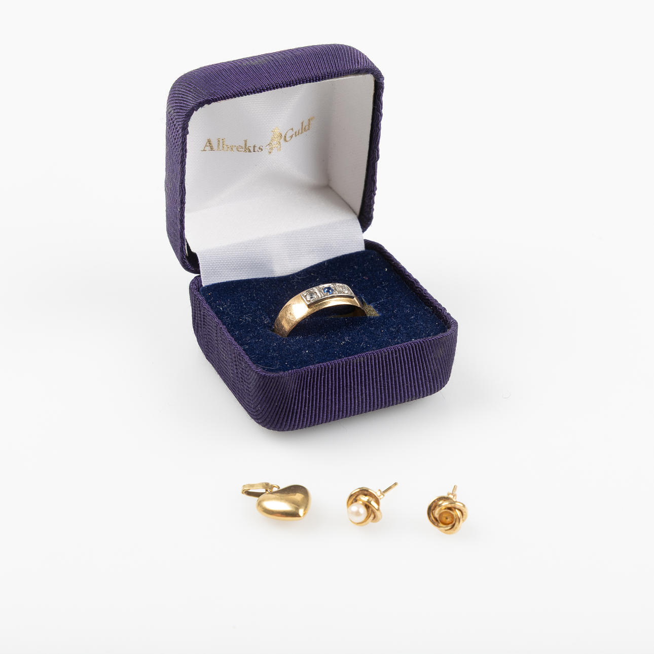 RING, PENDANT, EARRINGS, 18K gold.