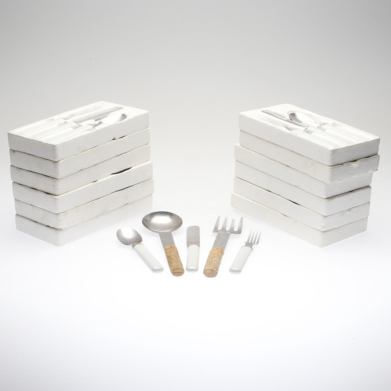BESTICKSERVIS, 38 delar, porslin, kork och stål, Signe Persson-Melin, Boda Nova.