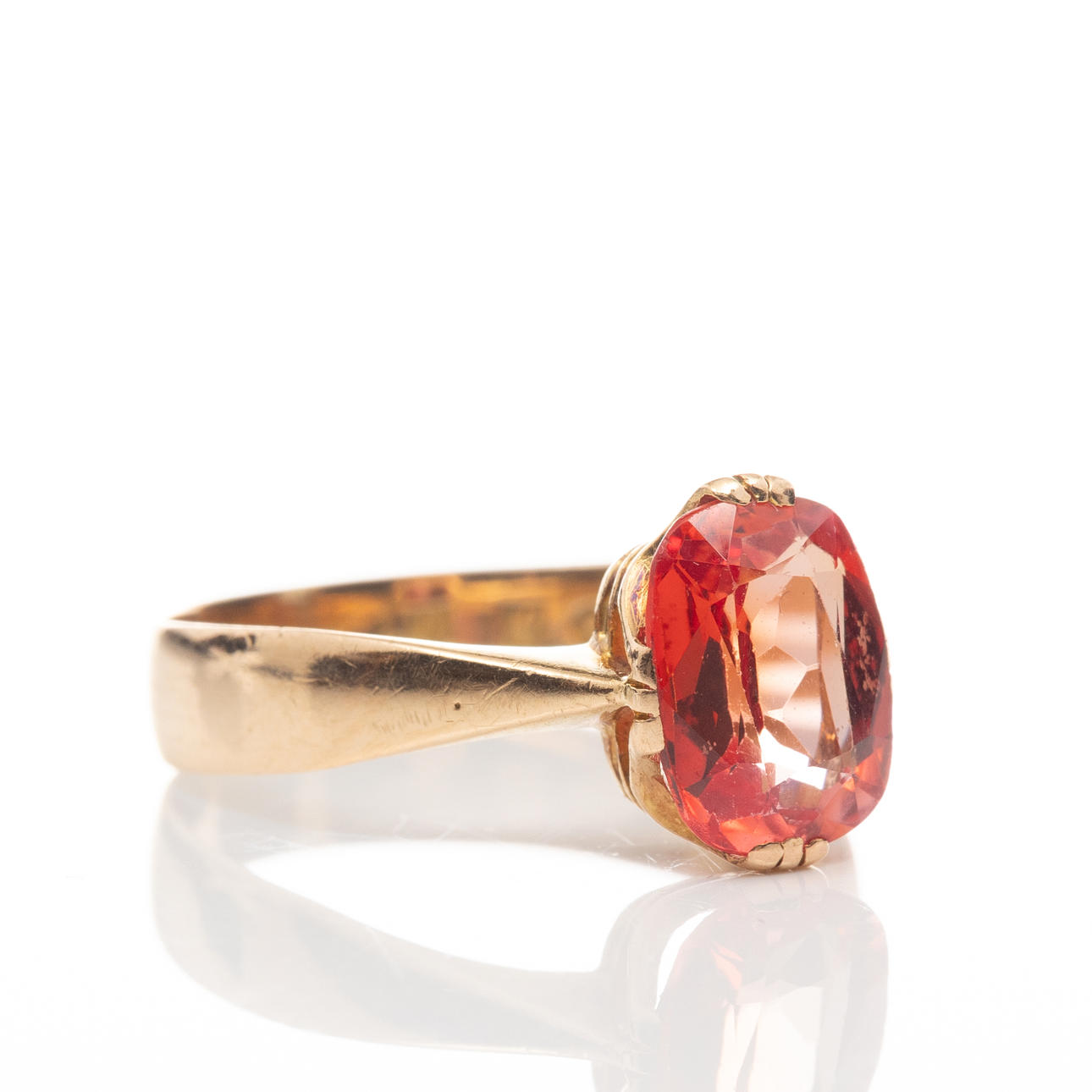 RING, 18K gold, Sapphire 2 ct.