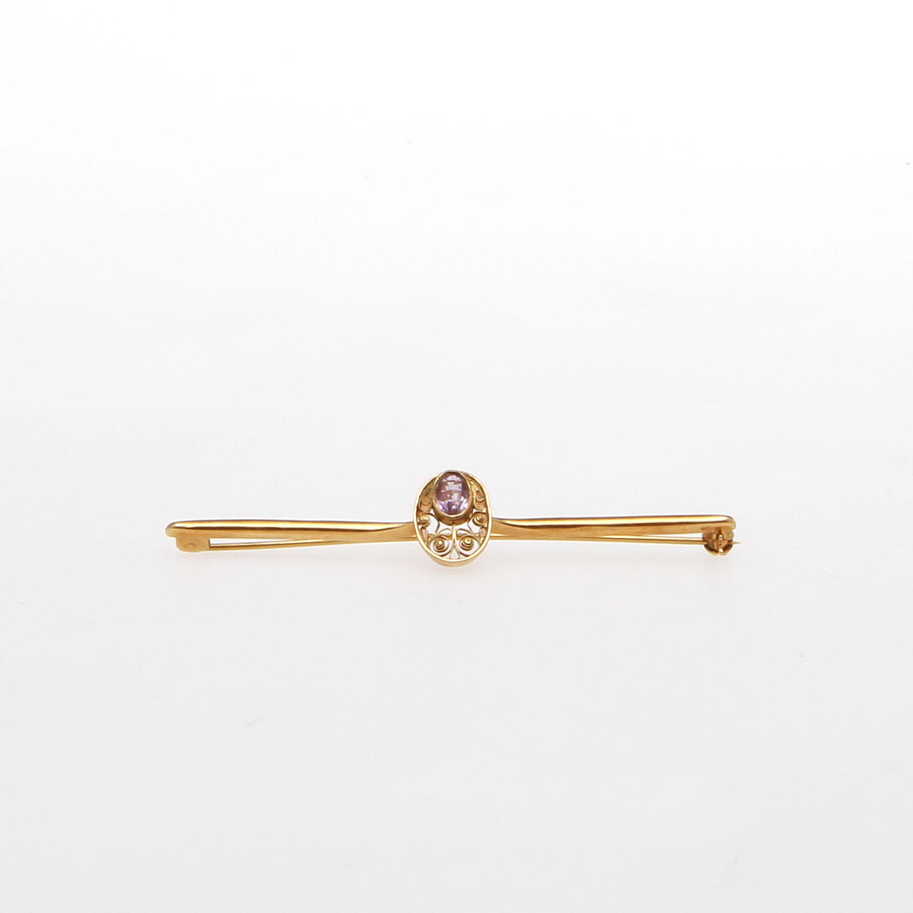 BROSCH, 18K rödguld med ametist. Vikt 6,4 g.