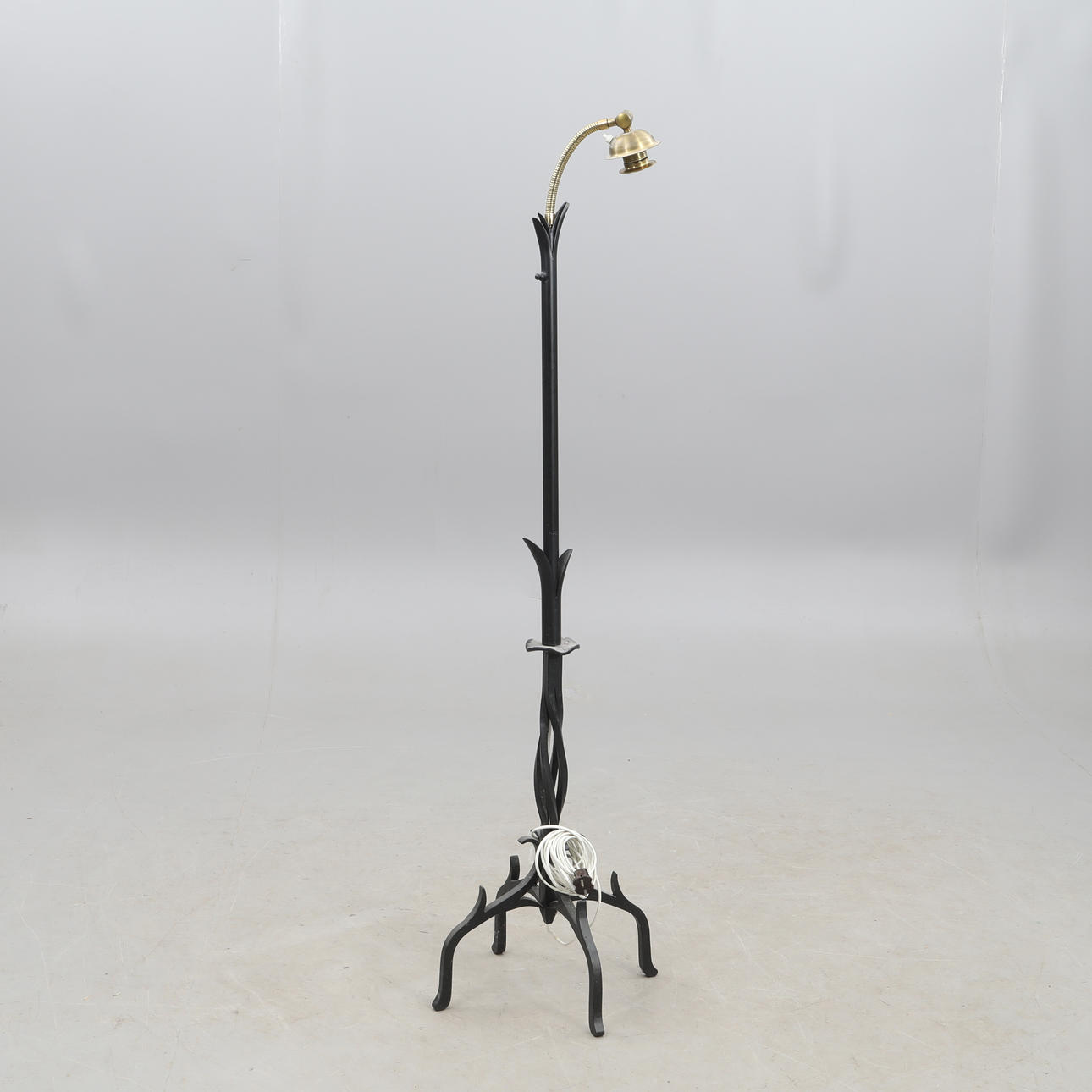 FLOOR LAMP, cast iron.