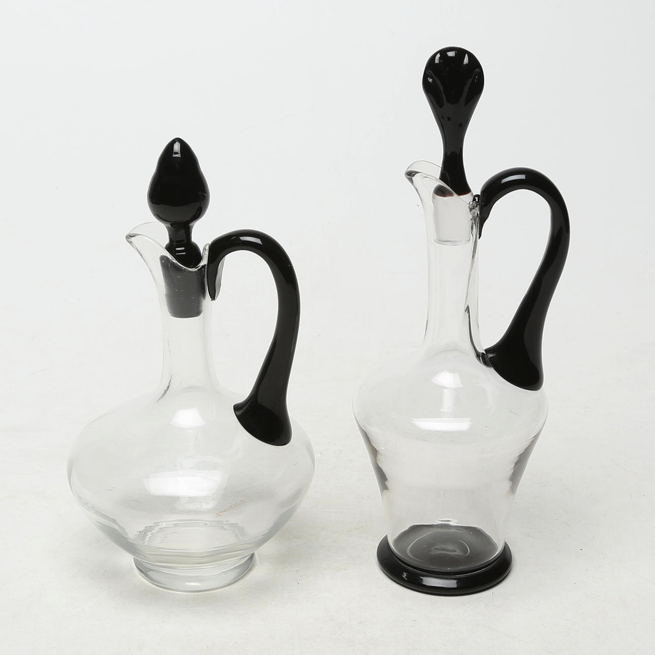 KARAFFER, 2 st, glas, sannolikt 1930-tal.