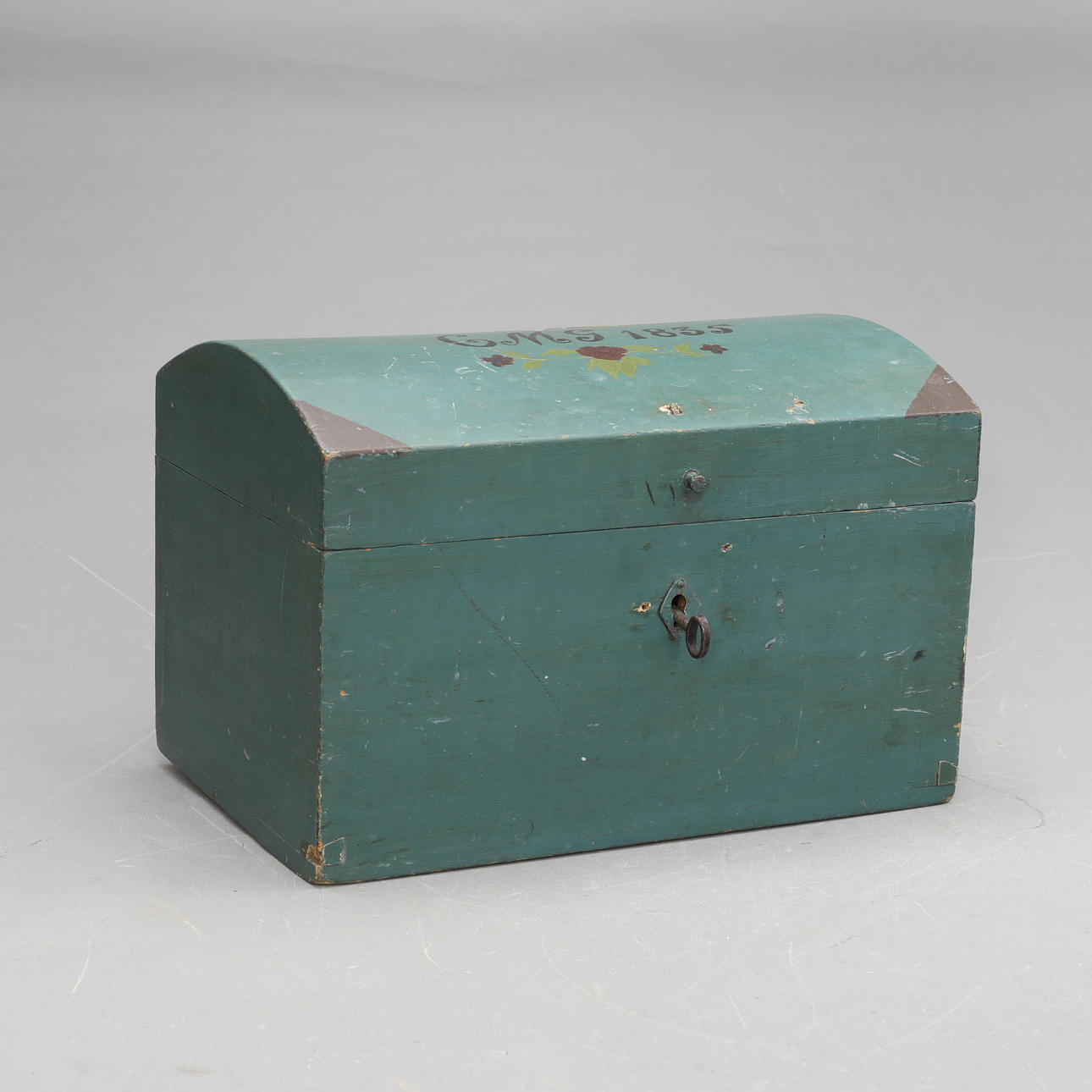 A chest, allmoge, dated 1835.