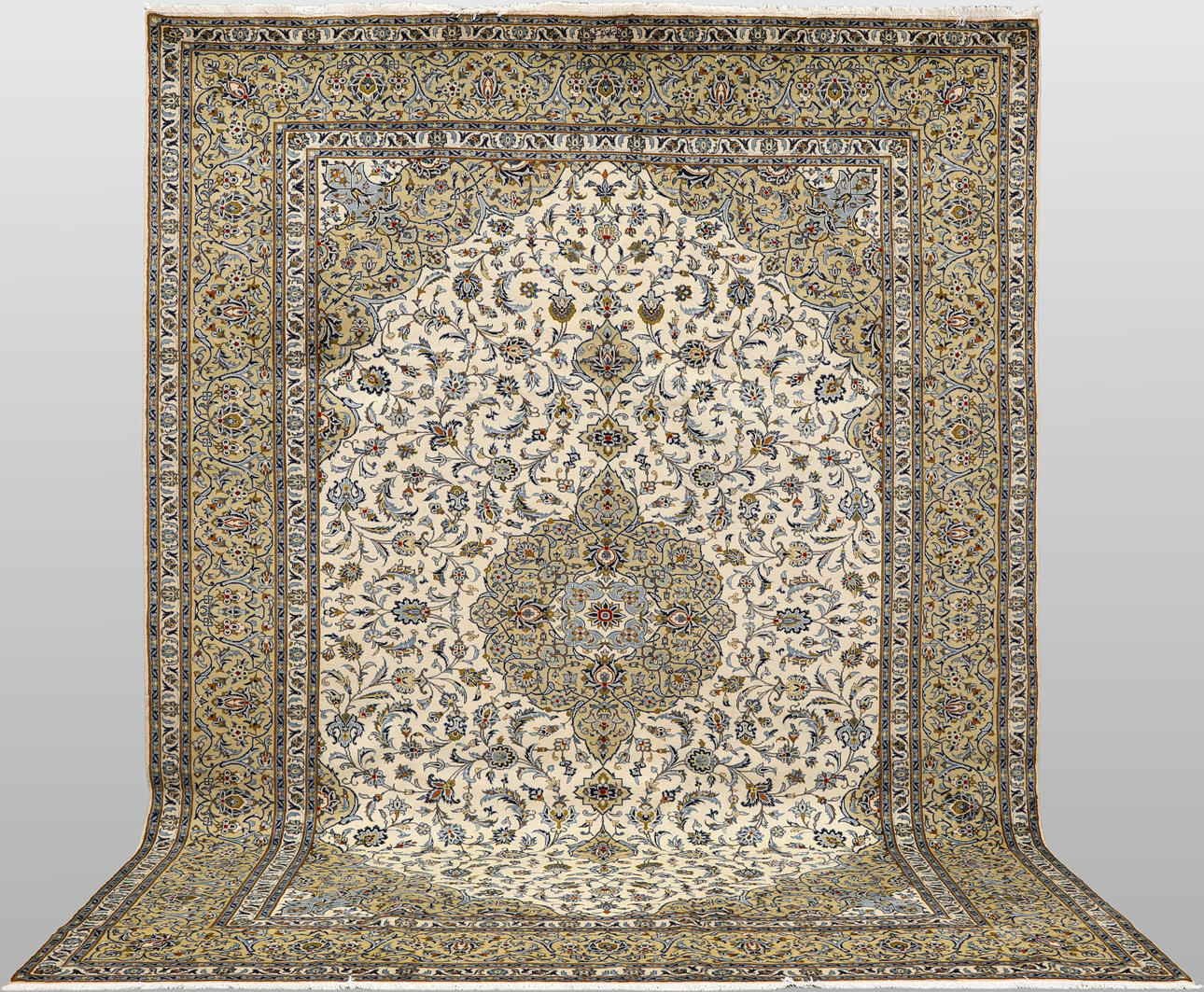 CARPET. Candle Keshan, 396 x 303 cm.