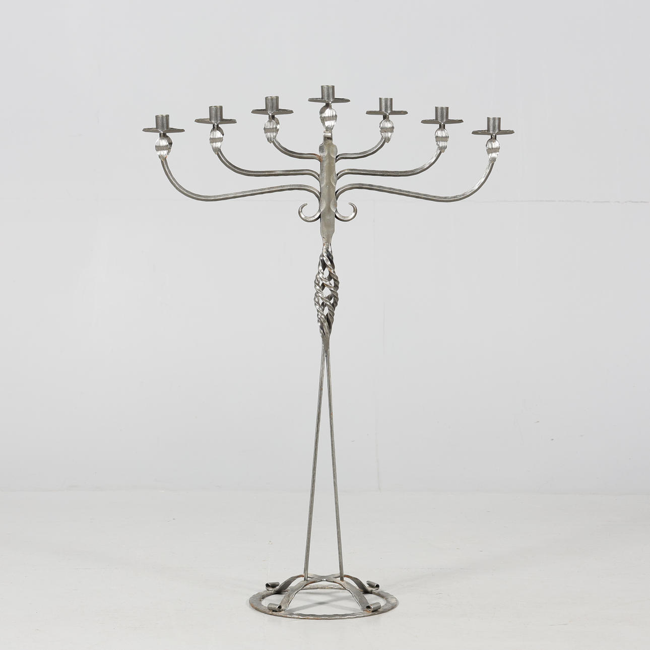 GOLVLJUSSTAKE, smide, 7-armad.