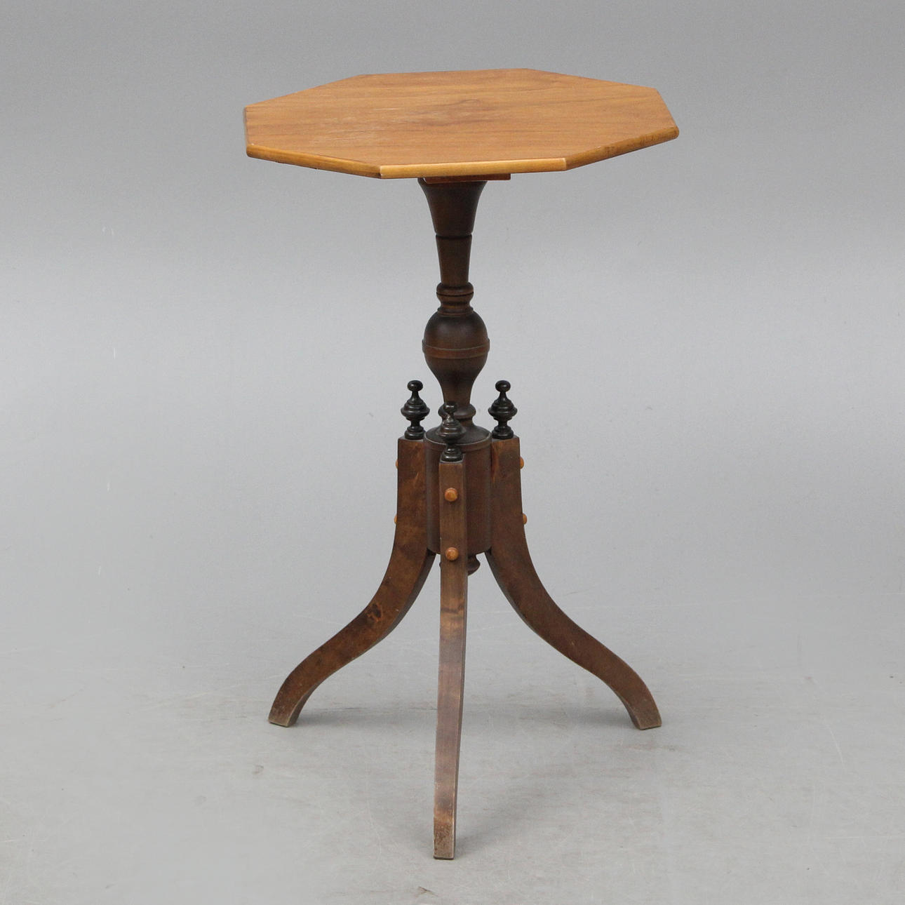 MINI PILLAR TABLE, octagonal.