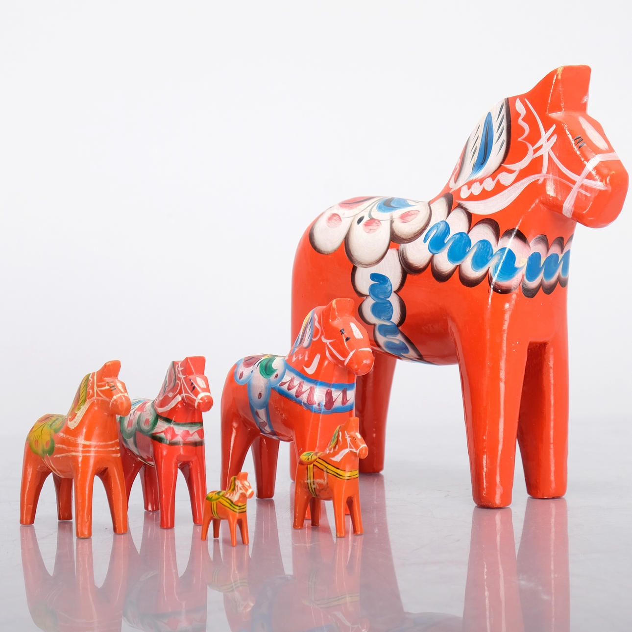 Collection Dala horses, 6 pieces.