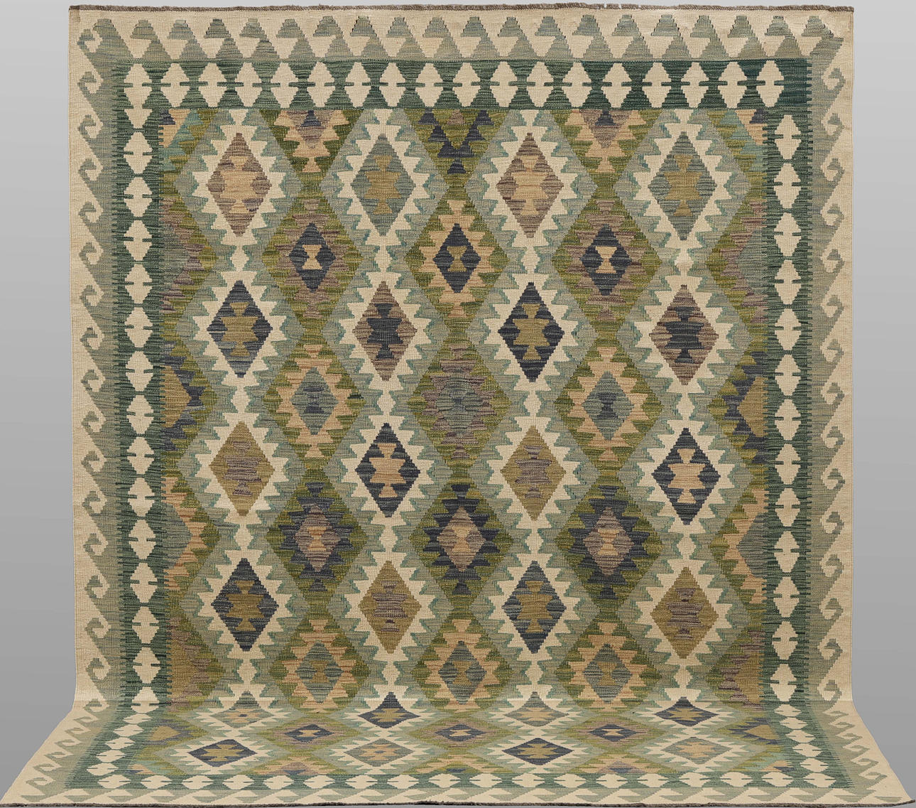 CARPET. Kelim classic design, 288 x 206 cm.