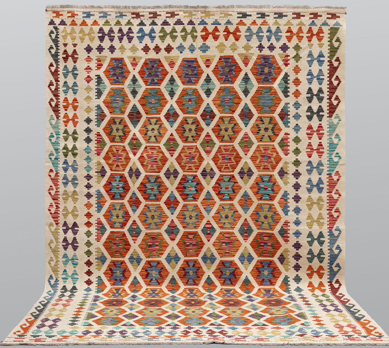 CARPET. Kelim classic design, 306 x 200 cm.