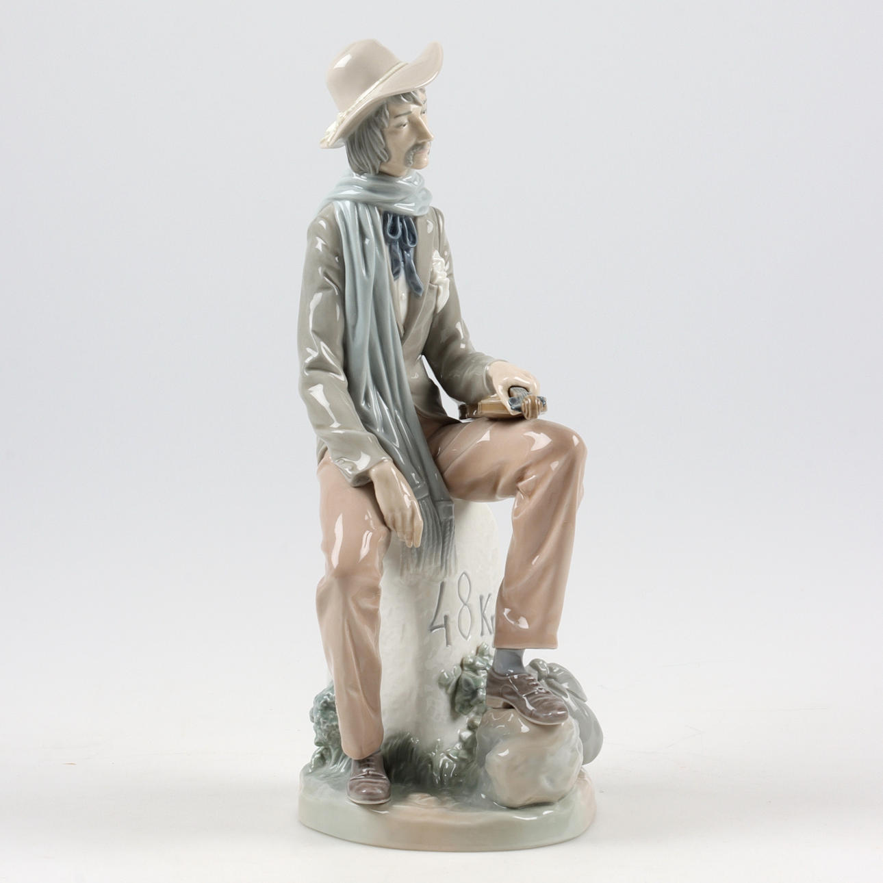 FIGURINES. Porcelain, fiddler, Lladro, Spain.