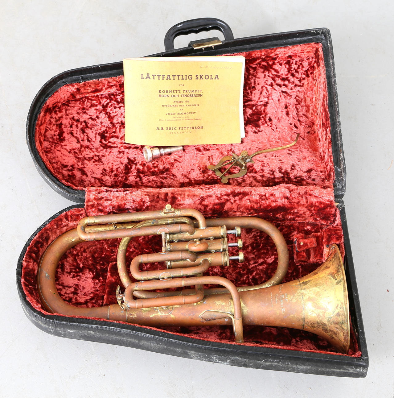 BLÅSINSTRUMENT, Boosey and Hawkes, England.