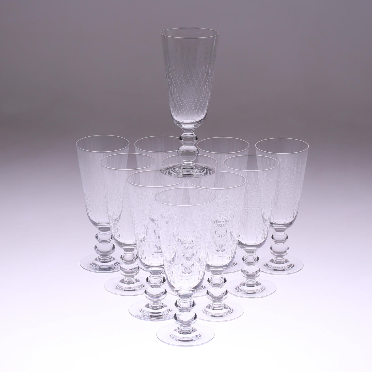 VINGLAS, 11 st, troligen Kosta.