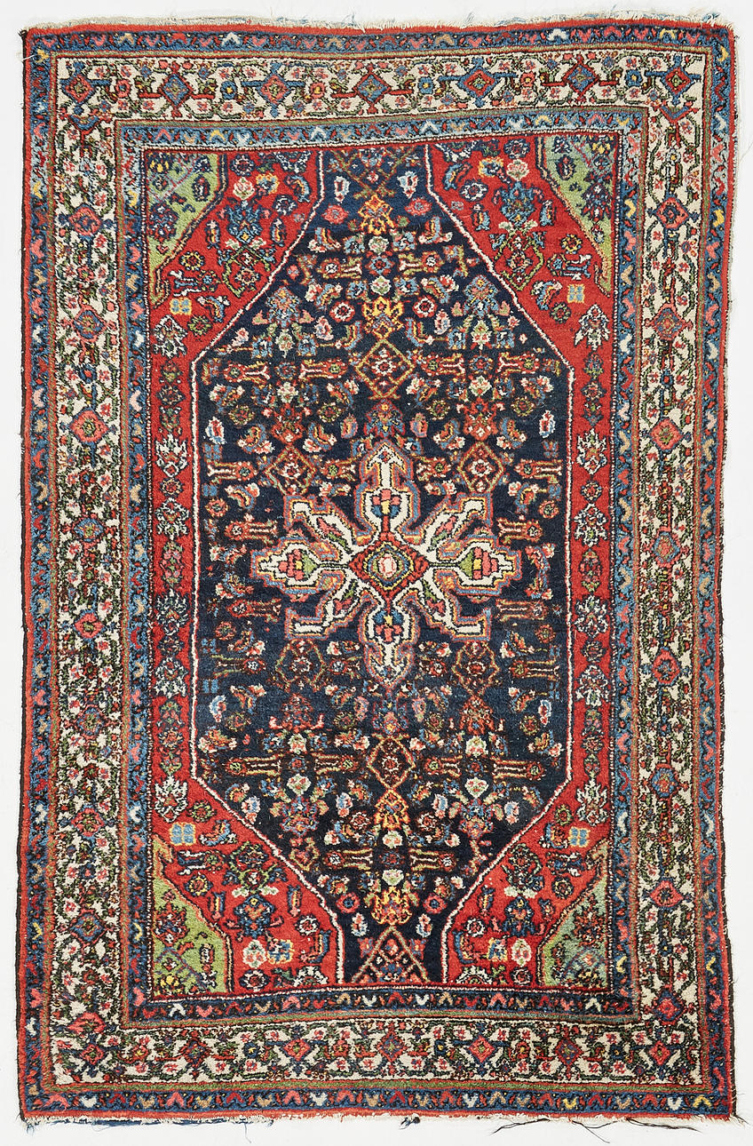 ORIENTAL CARPET, approx. 200x130 cm.