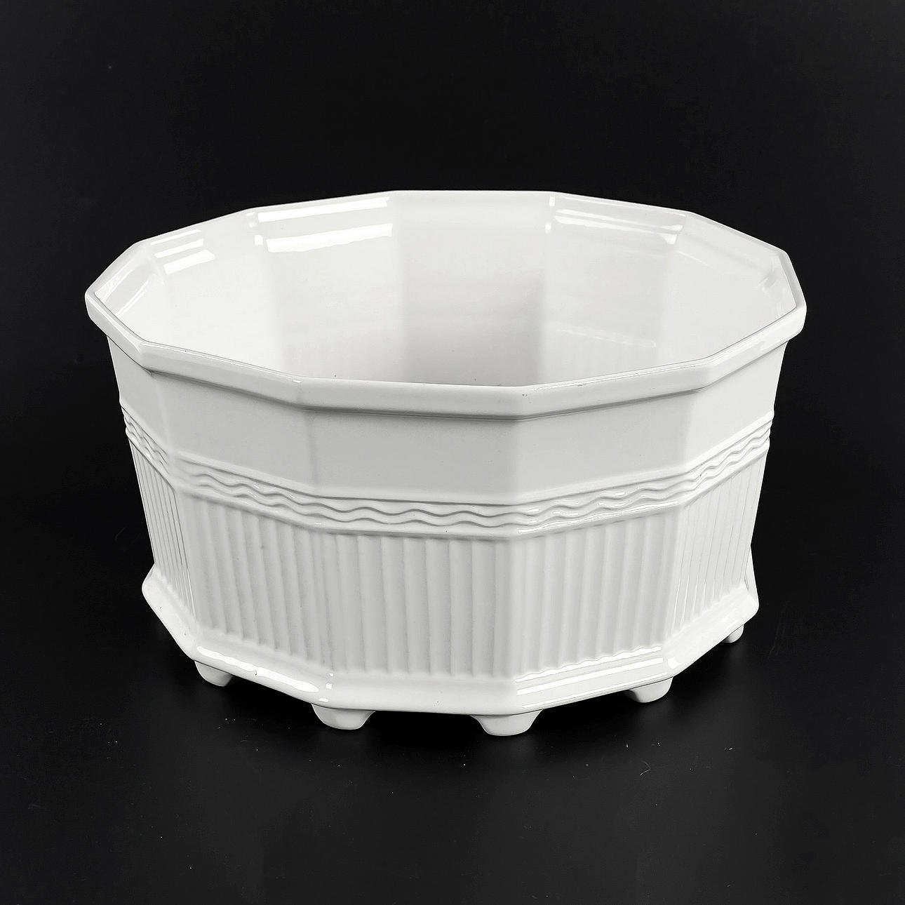 OUTER LINING. Porcelain, “Prince Eugens Waldemarsudde”, Gustavsberg.