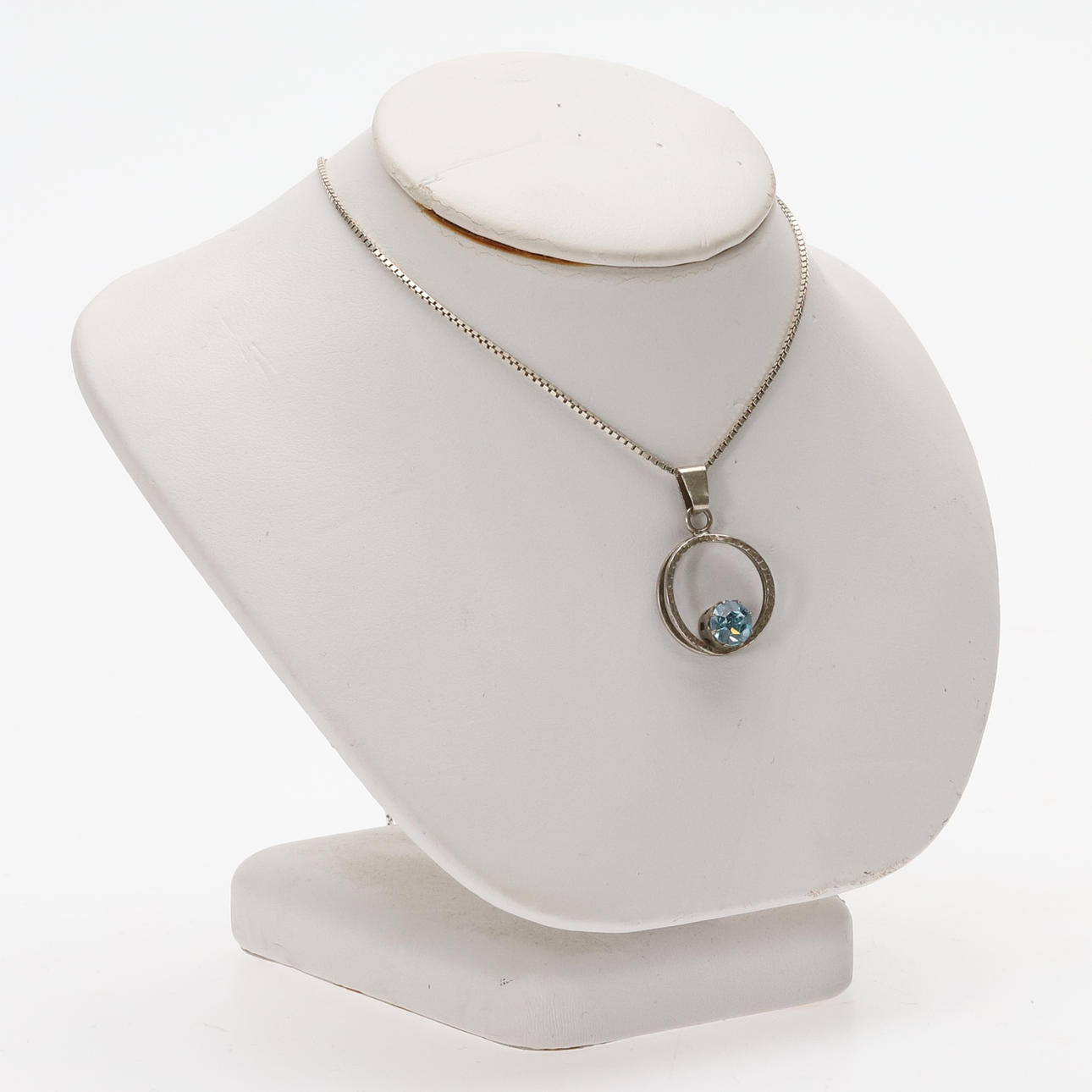 PENDANT WITH CHAIN, silver with blue stone.