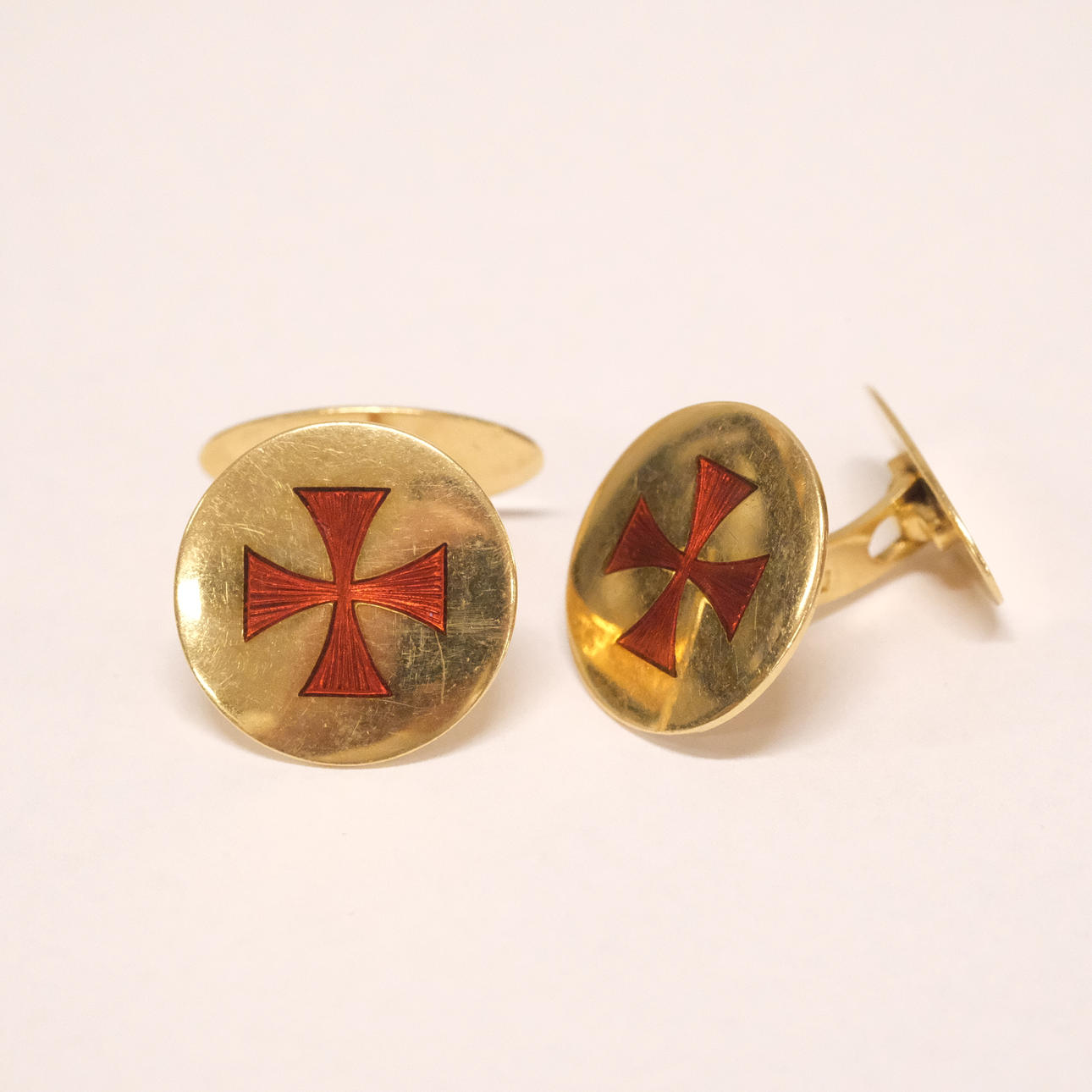 MANSCHETTKNAPPAR 18K GULD.