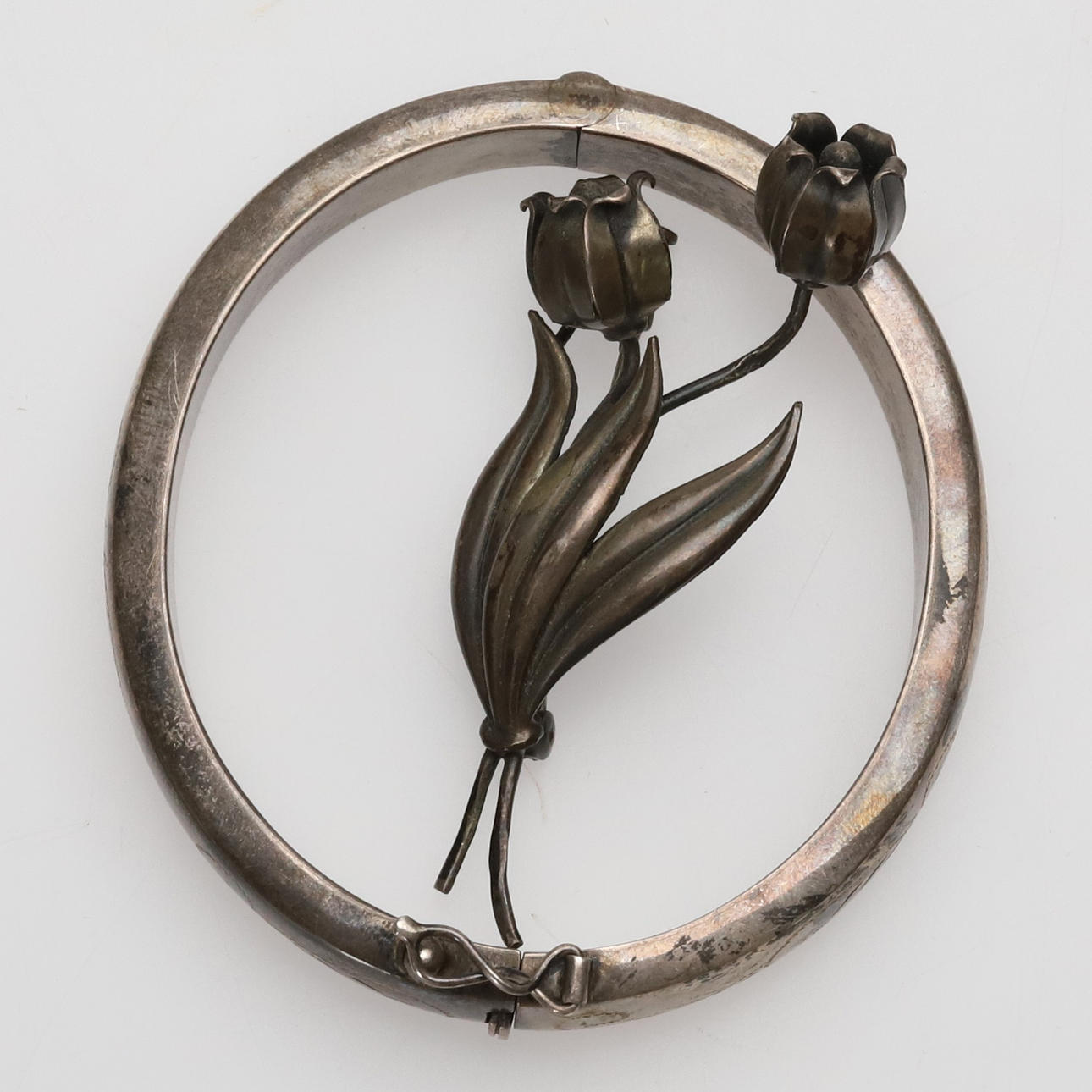 Bracelet & brooch, sterling silver, 35 grams.