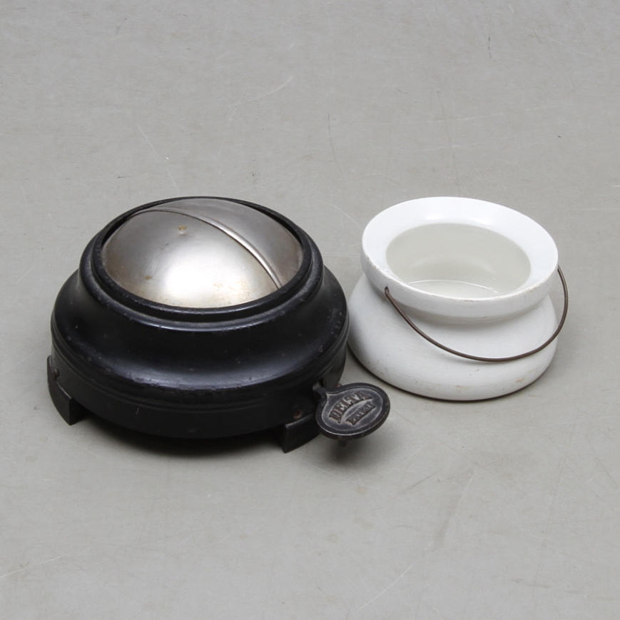 SPOTTKOPP, metall med porslinsinsats, Delta Patent, 1900-talets början.