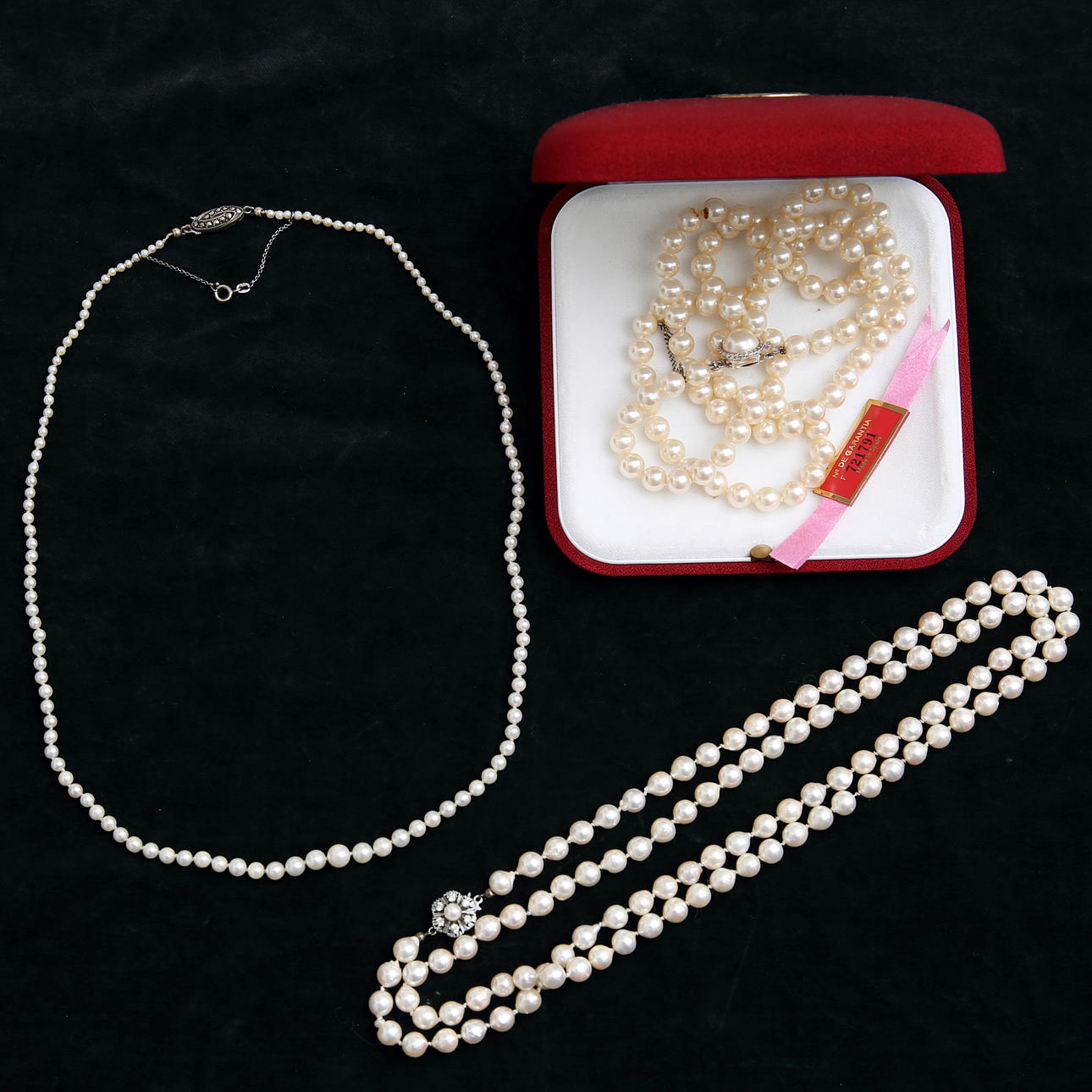 PÄRLCOLLIER, 3 st bl.a Majorica.