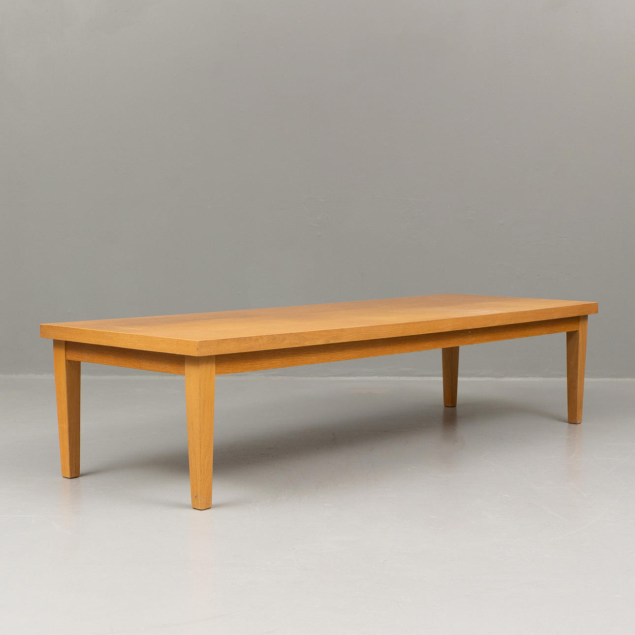 BÄNK/SOFFBORD, ek, 1900-talets andra hälft.