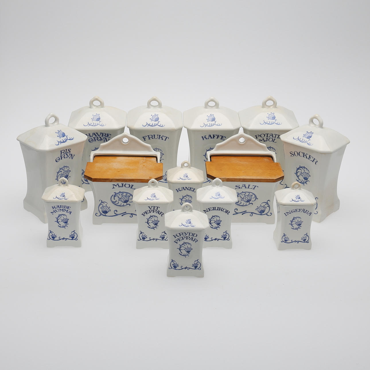 KRYDDBURKAR, 14 delar, benporslin, Rörstrand, 1900-talets första hälft.