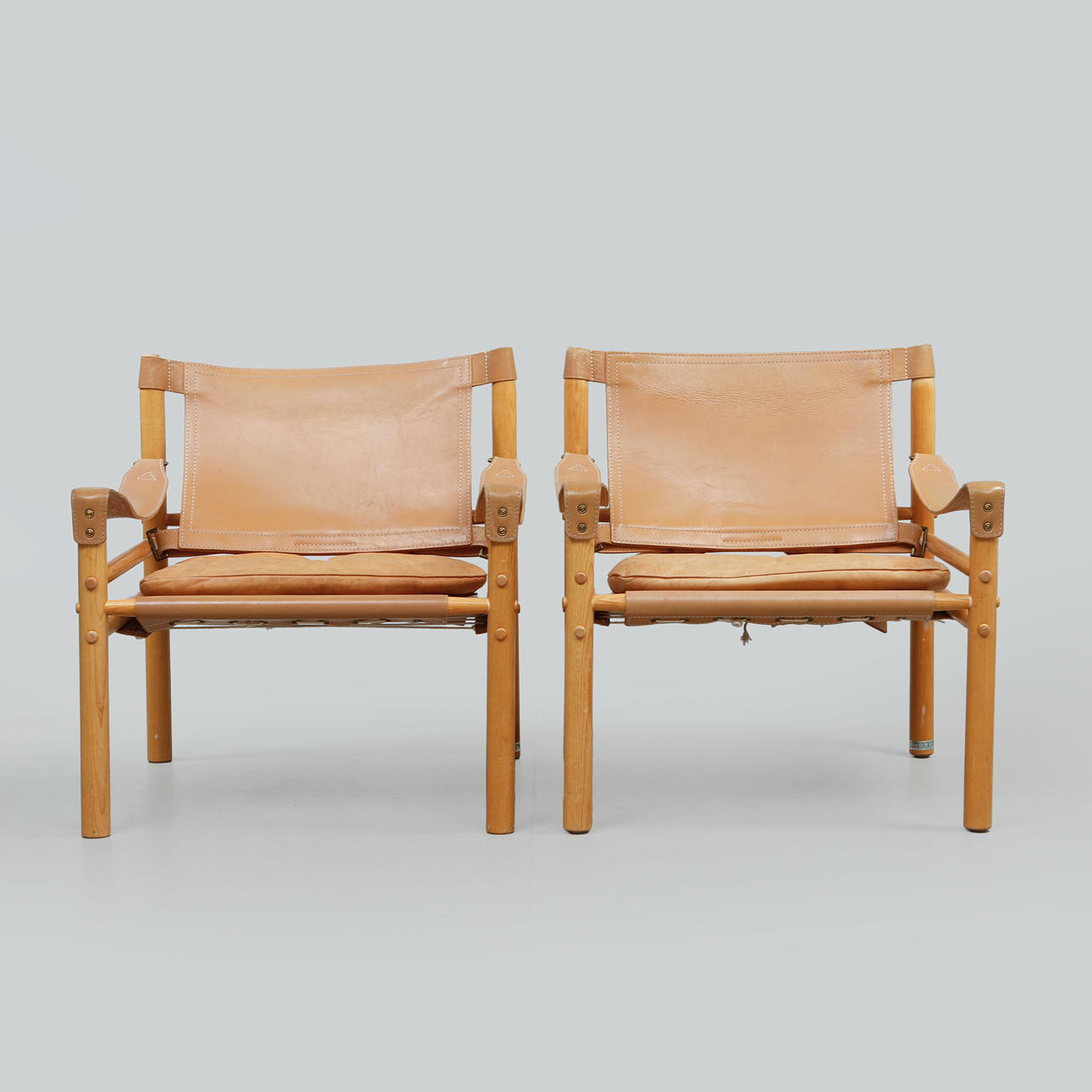 ARNE NORELL. Fåtöljer, 2 st, "Sirocco".