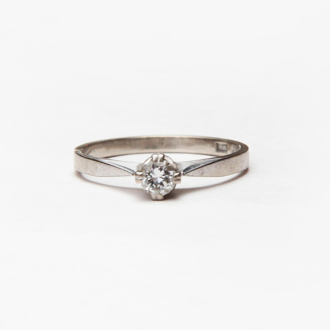 RING, 18 K, white gold, with diamond, 0.23 ct.