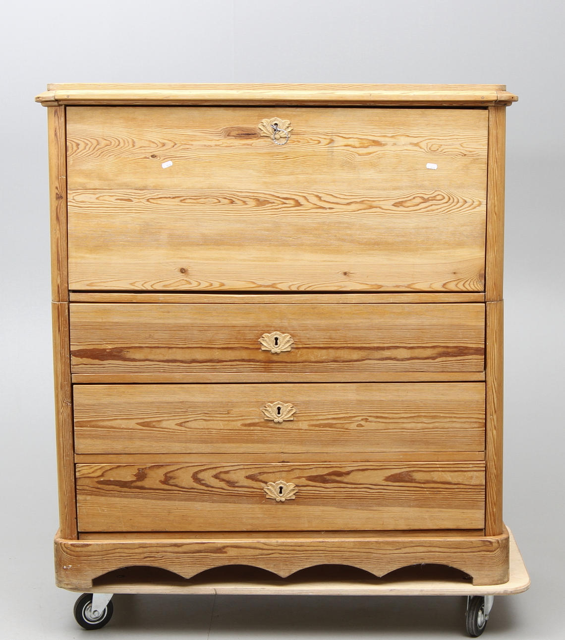 CHIFFONJÉ, 1800-talets andra hälft.