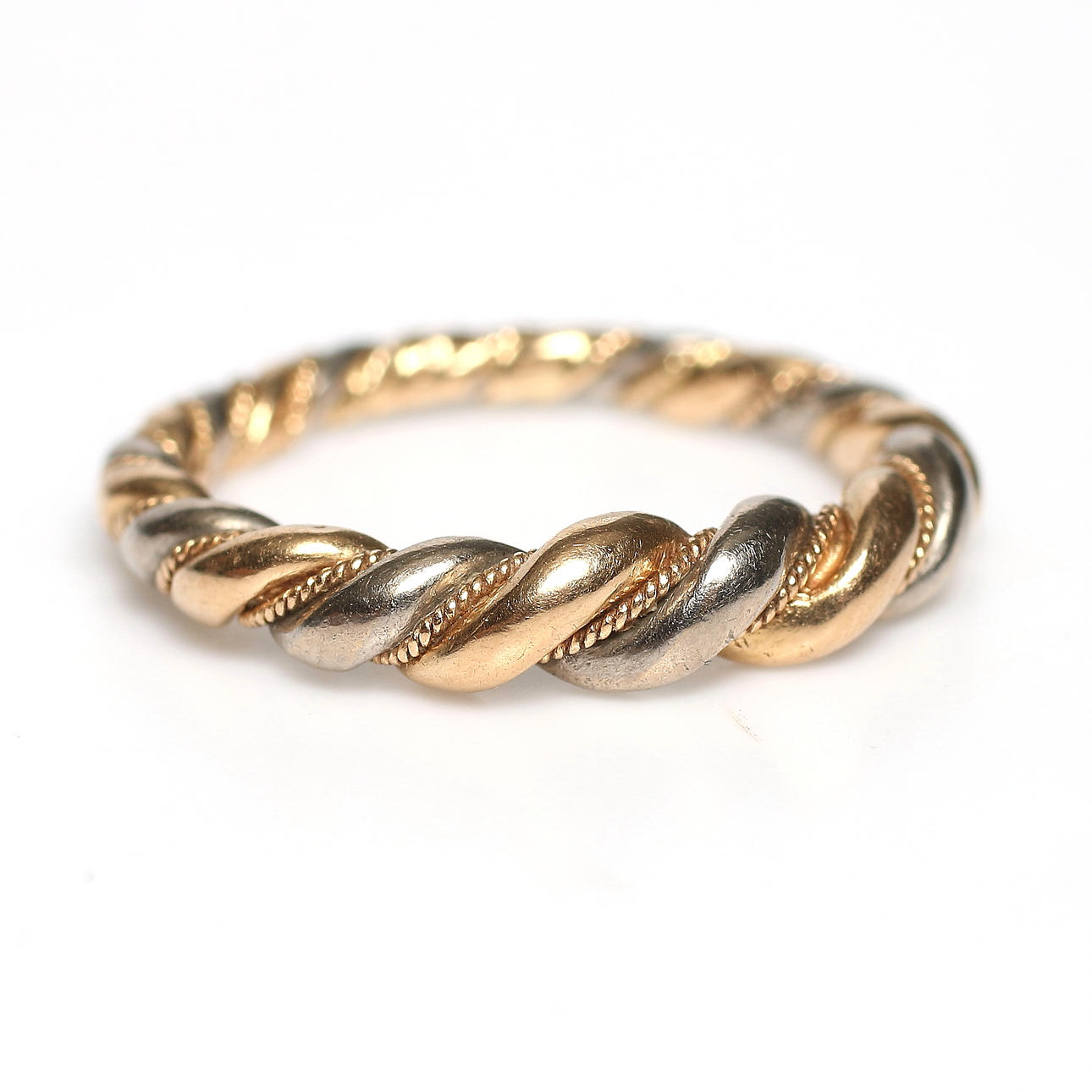 RING, 18k guld, vikingamodell, Gotland. Vikt 5 gram.