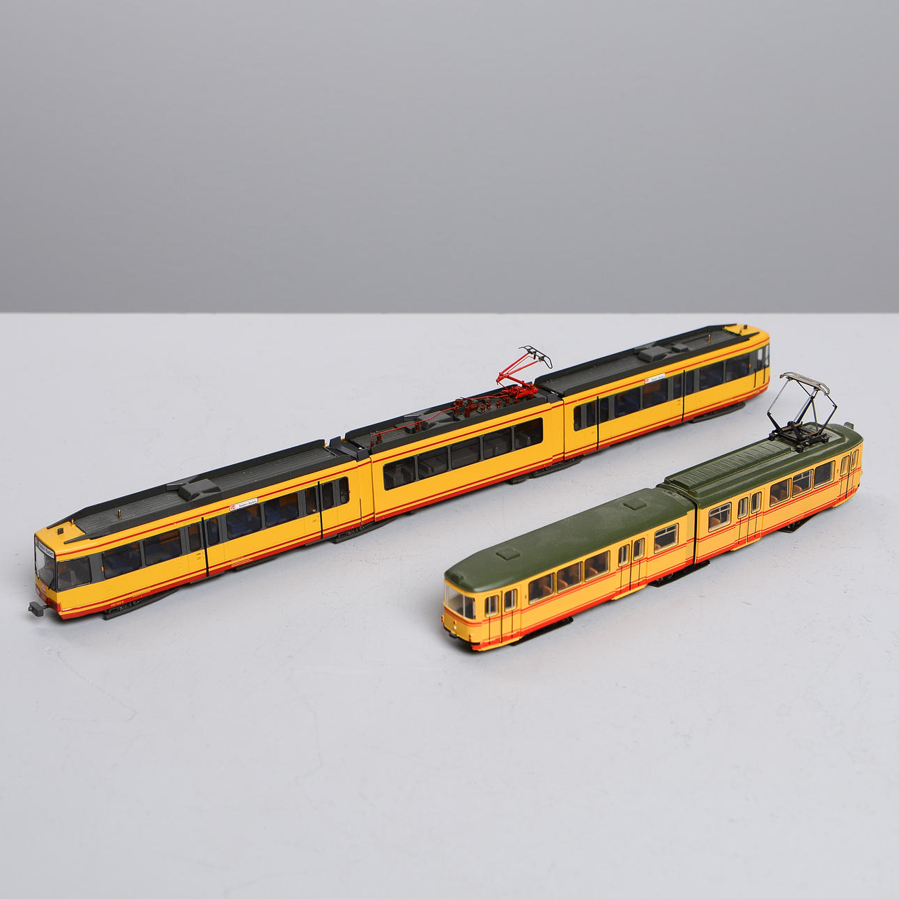 A set of 2 Roco trams, H0.