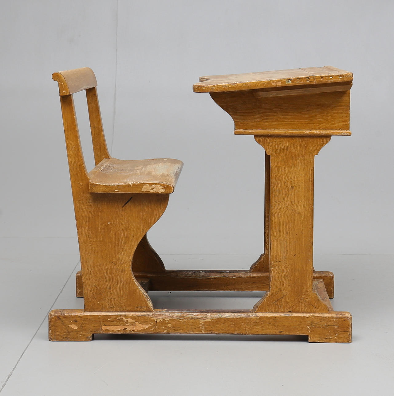 SKOLBÄNK, 1900-talets första hälft.