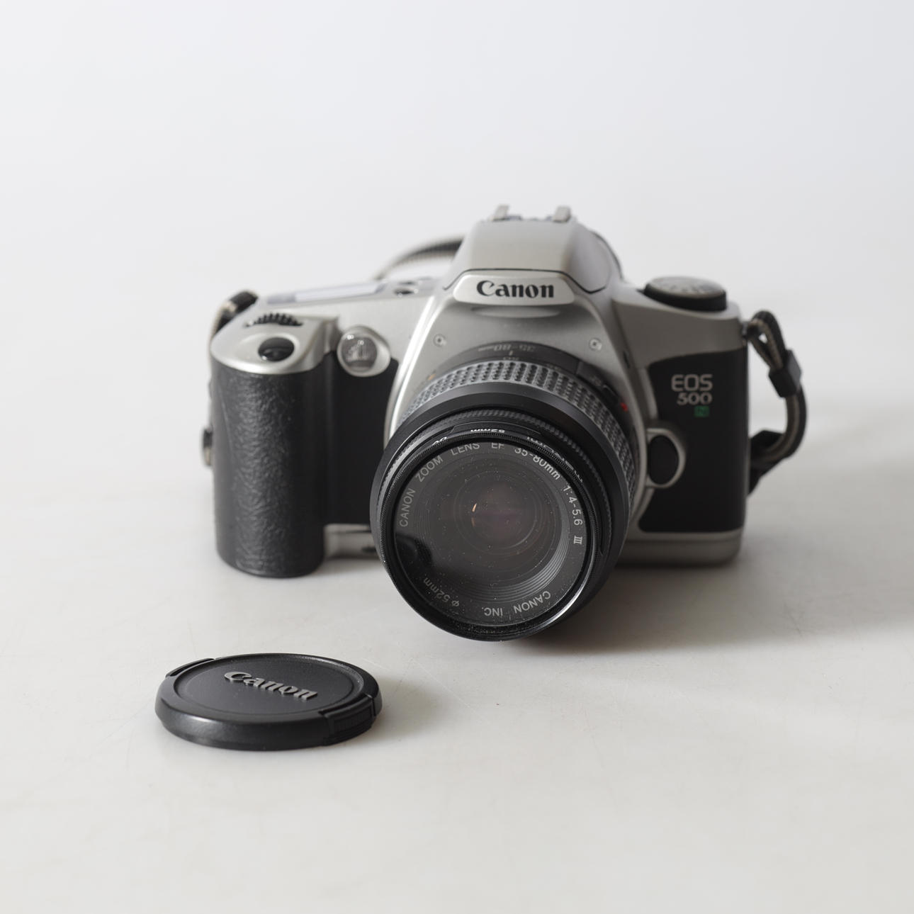 CAMERA, CANON EOS 500N, tripod.