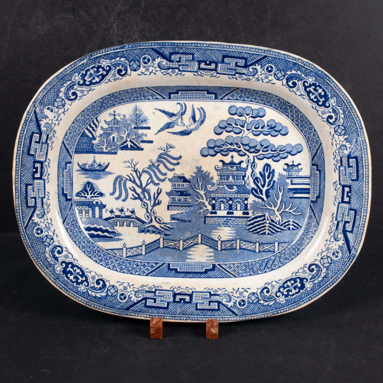 FRYING PAN. Flintware, 19th century.