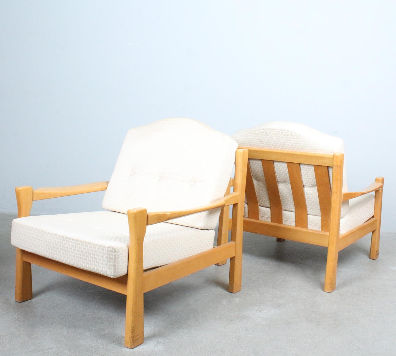 2 brutalist armchairs from the 1970s.
