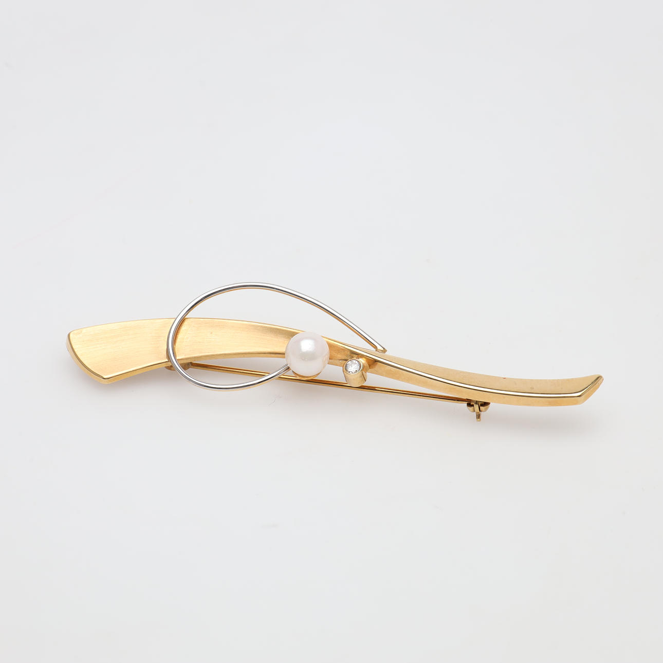 BROSCH, 18K, guld, bruttovikt ca 4,8 gram.