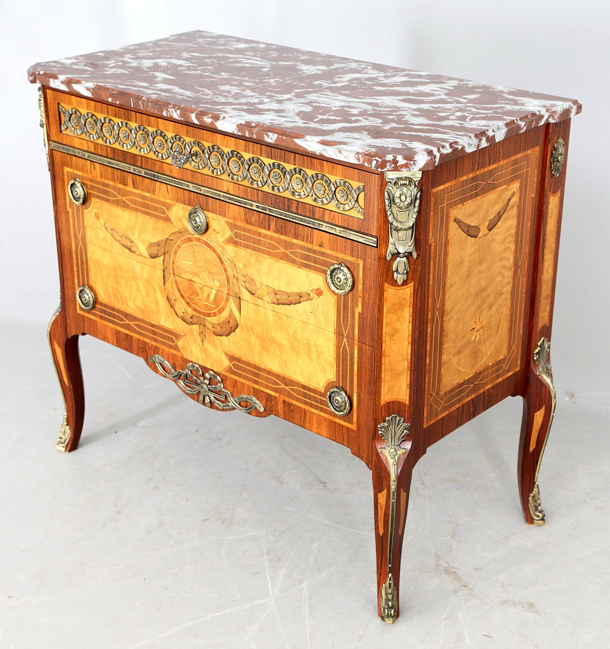 BYRÅ, gustaviansk stil, sk Haupt-kopia, 1900-talets andra hälft.