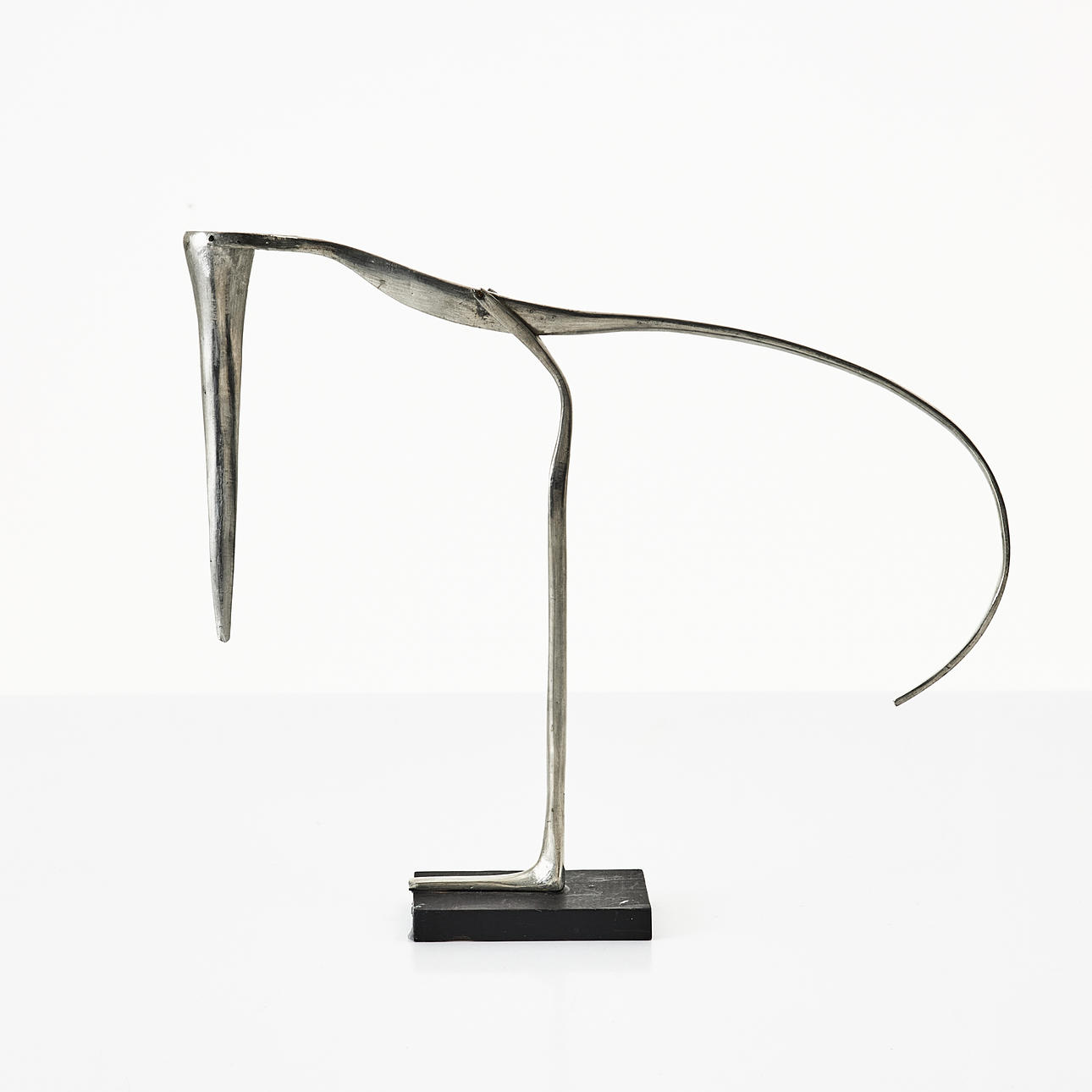 ROLF SWEDBERG (1927-2008). “Closed bird”, tin.