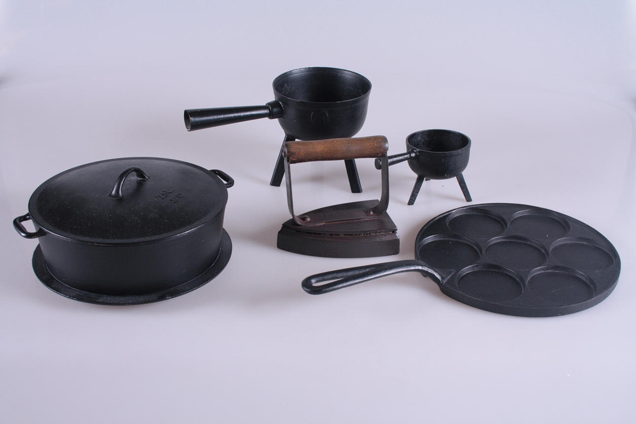 GJUTJÄRNSFÖREMÅL, 5 delar.