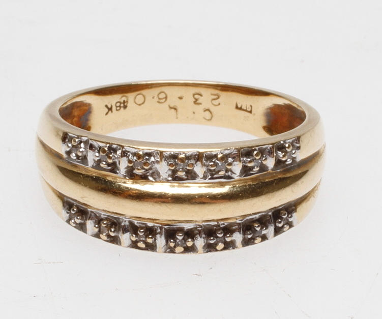 RING, 18k guld, vikt ca 6 gr.