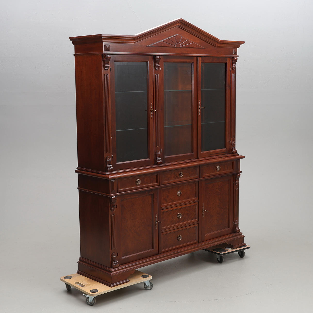 BOKSKÅP, engelsk stil, 1900-tal.