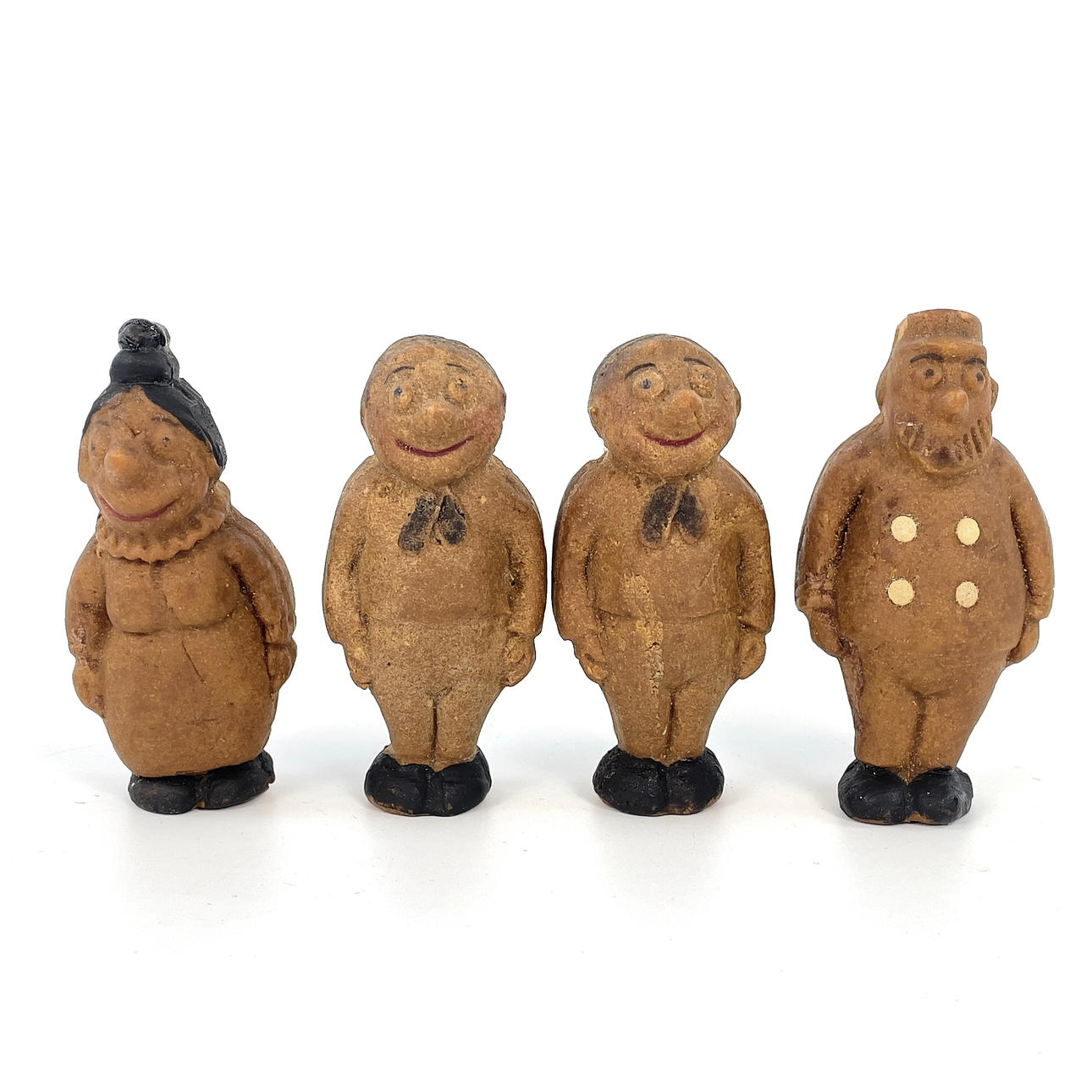 MARSIPANFIGURER, 4 st. Föreställande Kapten Grogg med familj, möjligen ...