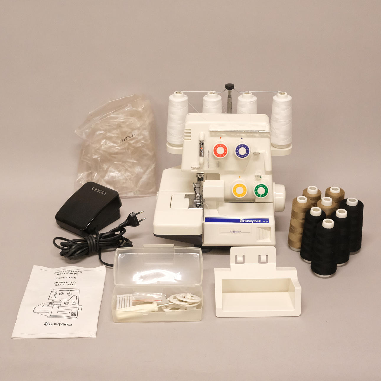 HUSQVARNA. SEWING MACHINE.