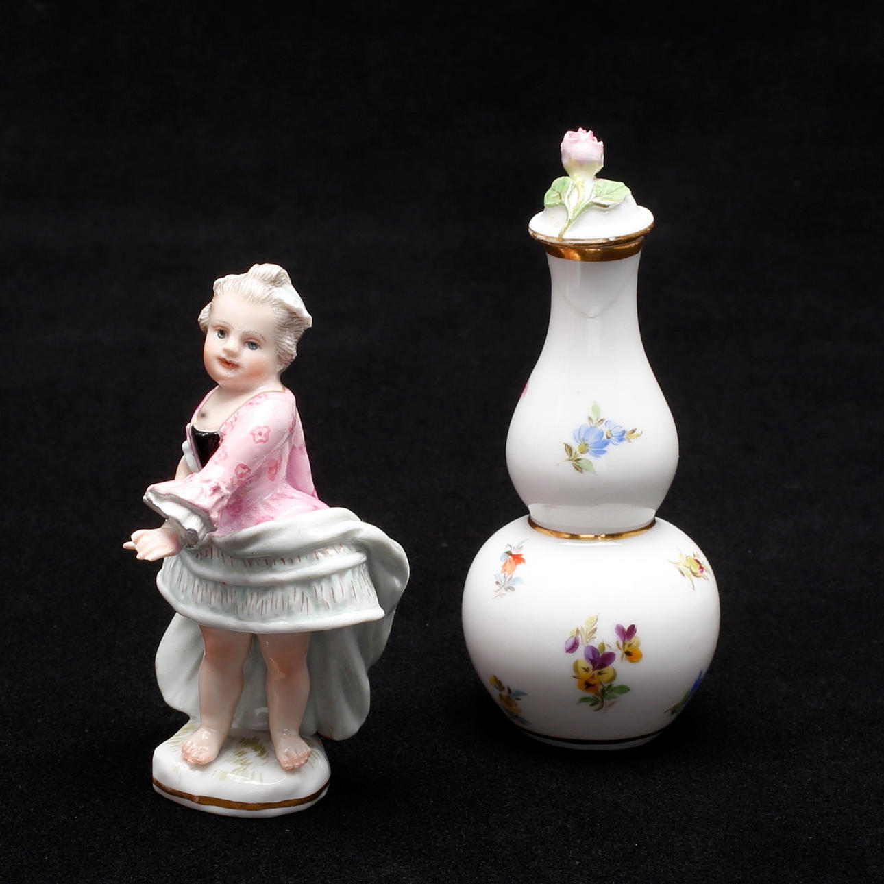 FLACON och FIGURIN i porslin, Meissen 1800-tal.