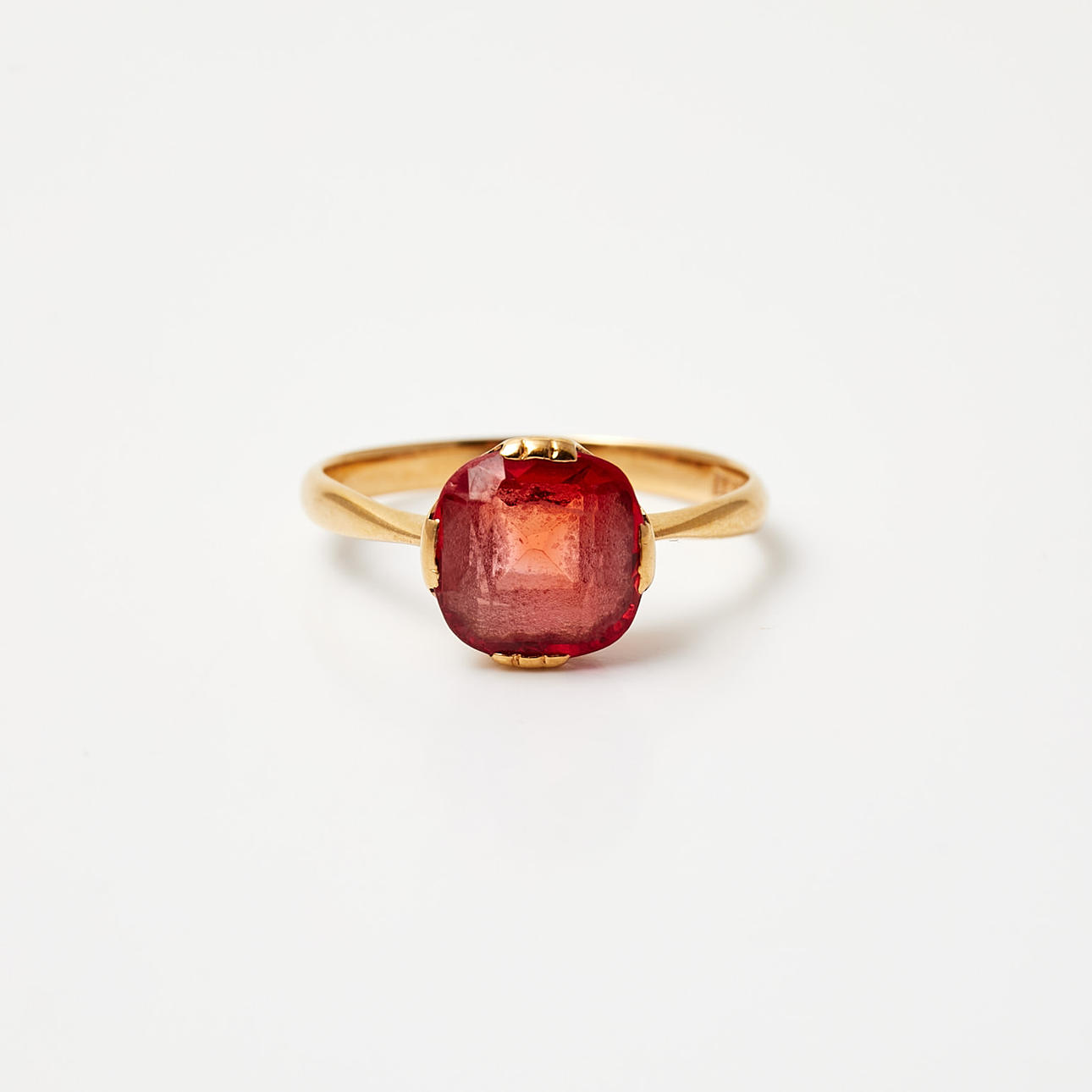 A ring, 18 k gold, synthetic ruby, Moberg E, Ystad 1930.