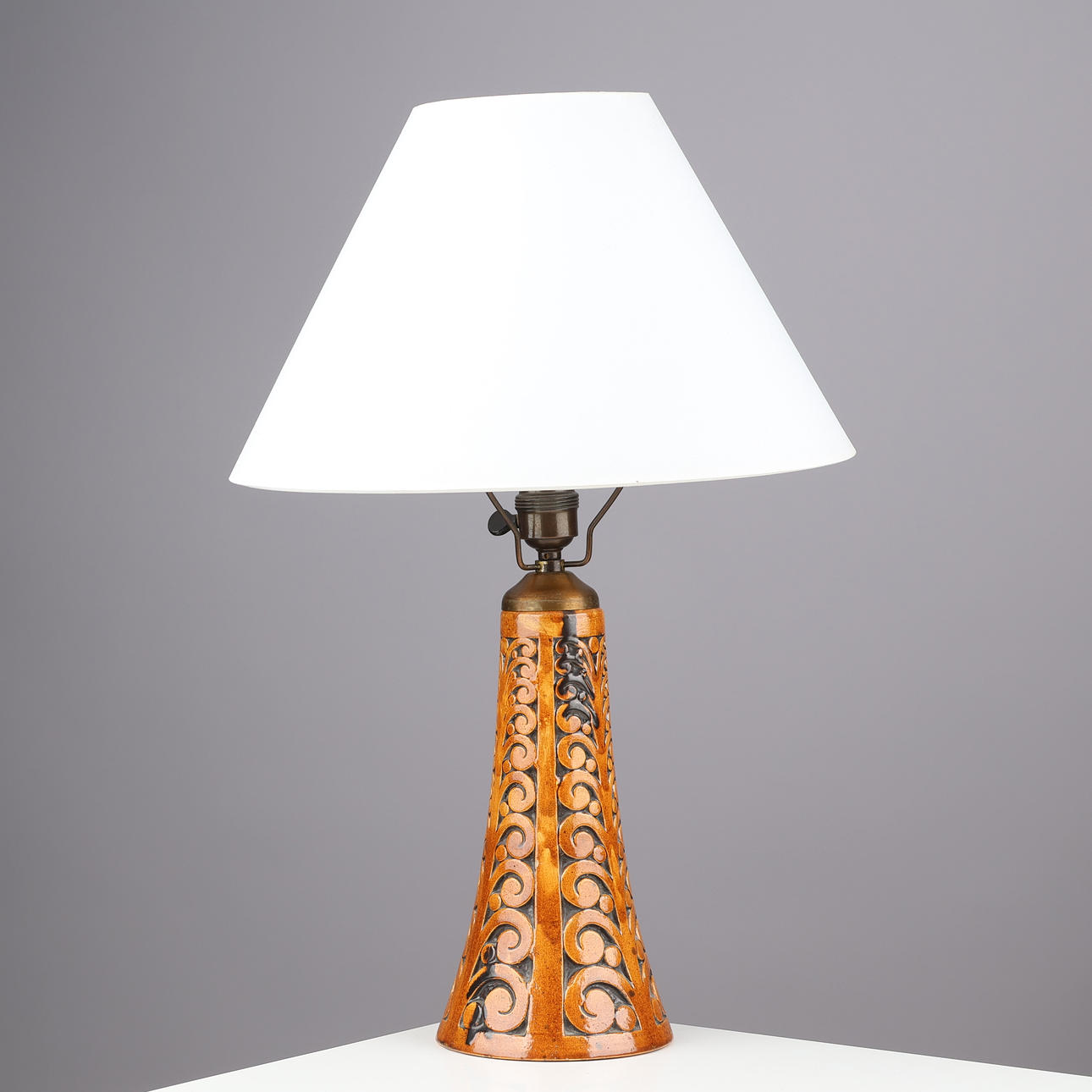 MICHAEL ANDERSEN & SØN. Glazed ceramic table lamp, model no. 968, Denmark, ca. 1910/1920s.